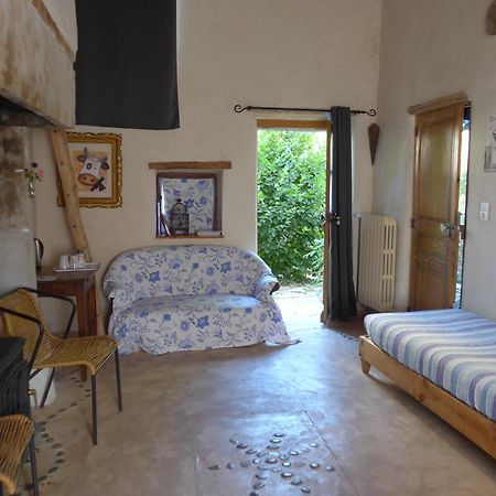 Bed and Breakfast Le Vieux Velo Chaptuzat Экстерьер фото