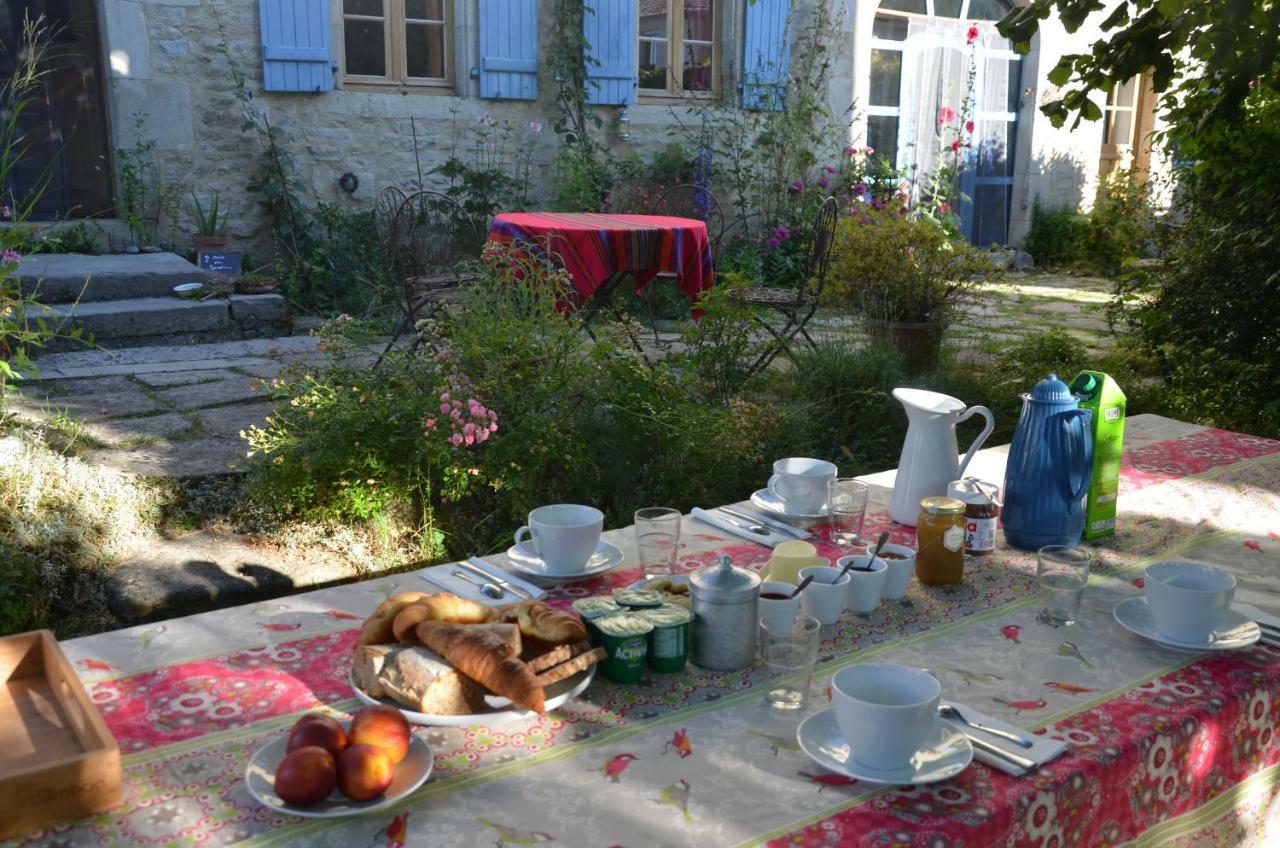 Bed and Breakfast Le Vieux Velo Chaptuzat Экстерьер фото