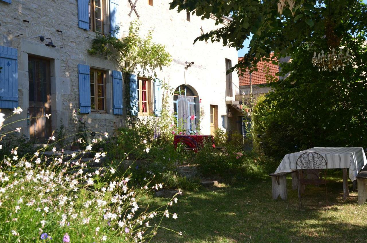 Bed and Breakfast Le Vieux Velo Chaptuzat Экстерьер фото
