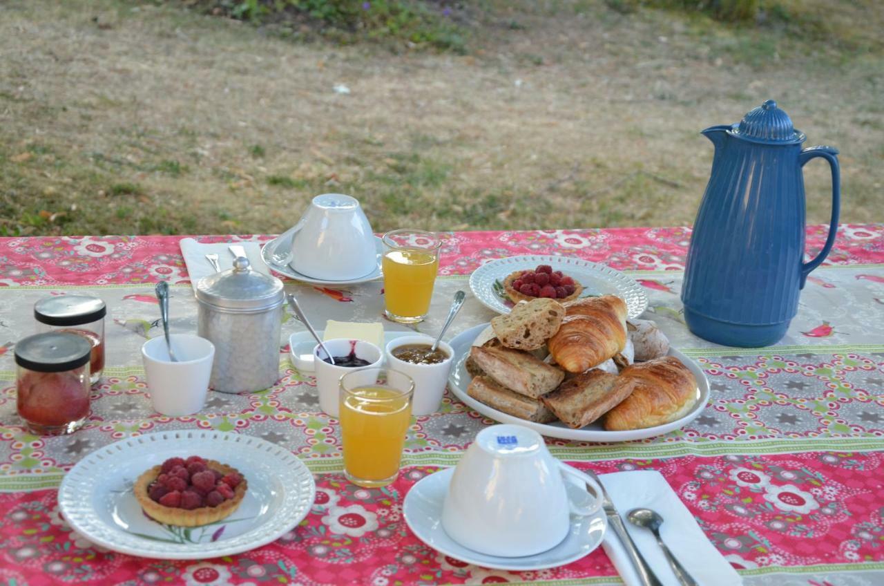 Bed and Breakfast Le Vieux Velo Chaptuzat Экстерьер фото