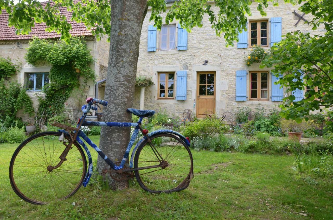 Bed and Breakfast Le Vieux Velo Chaptuzat Экстерьер фото