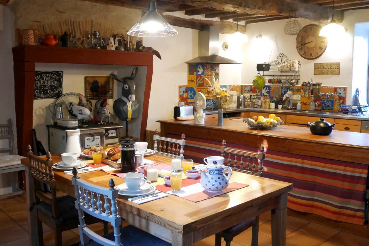 Bed and Breakfast Le Vieux Velo Chaptuzat Экстерьер фото