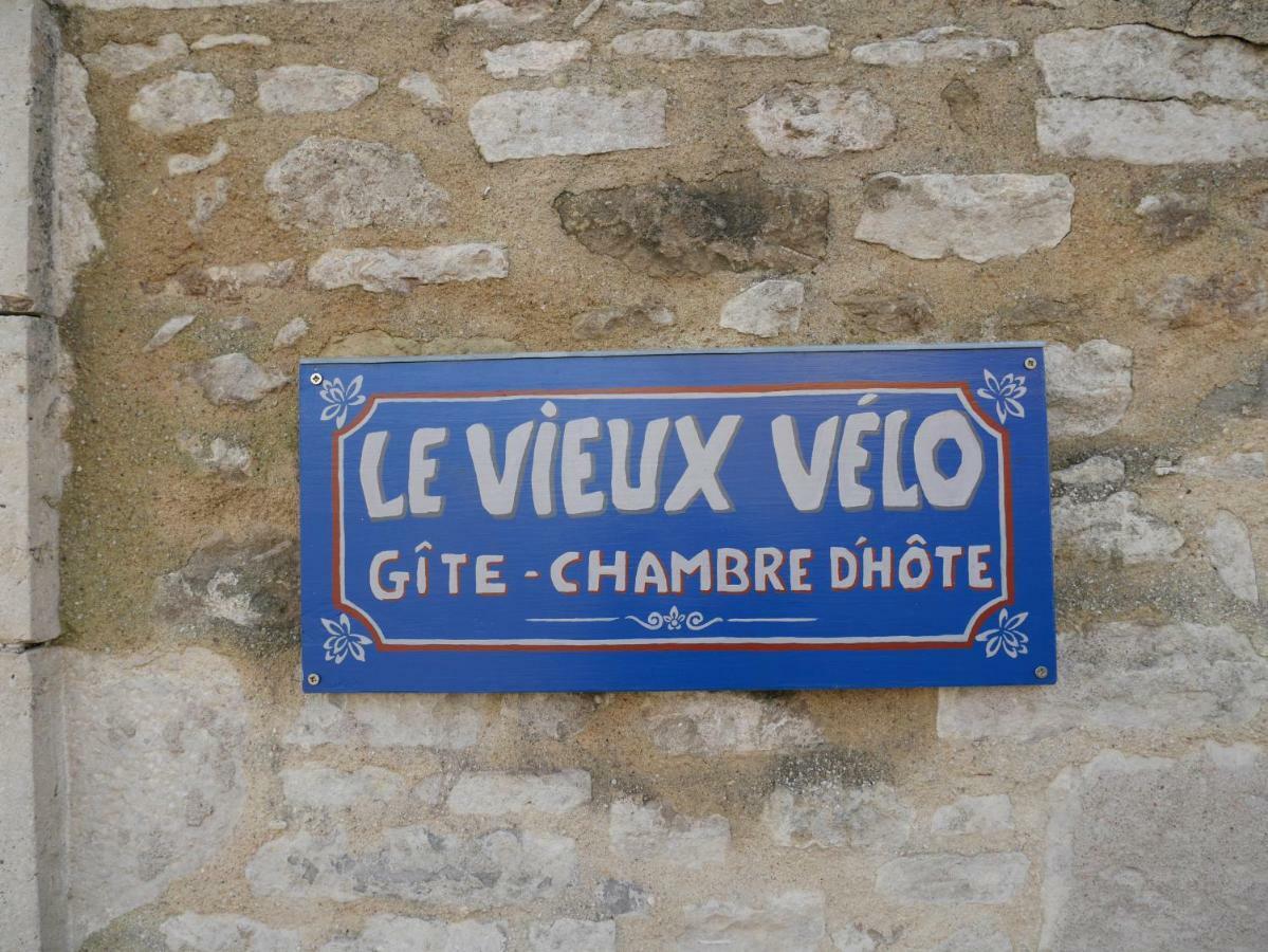 Bed and Breakfast Le Vieux Velo Chaptuzat Экстерьер фото